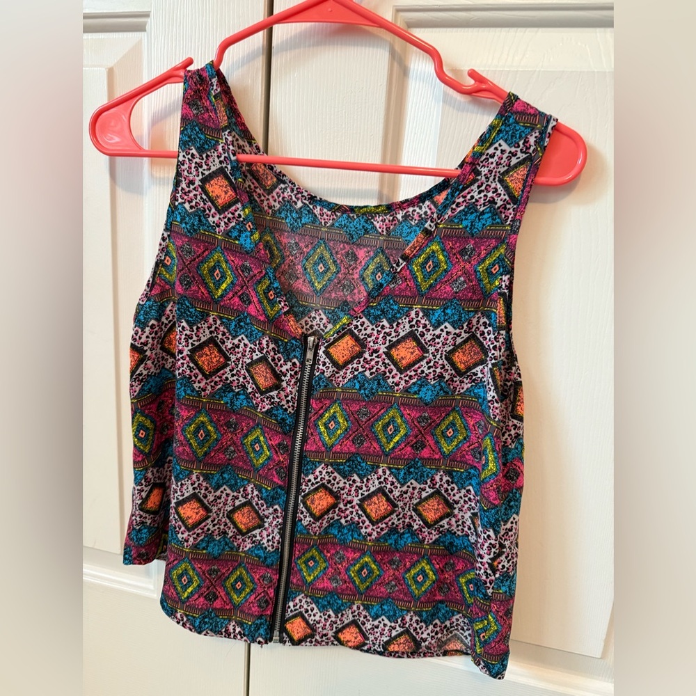 Lush Tank Top - Picture 2 of 4